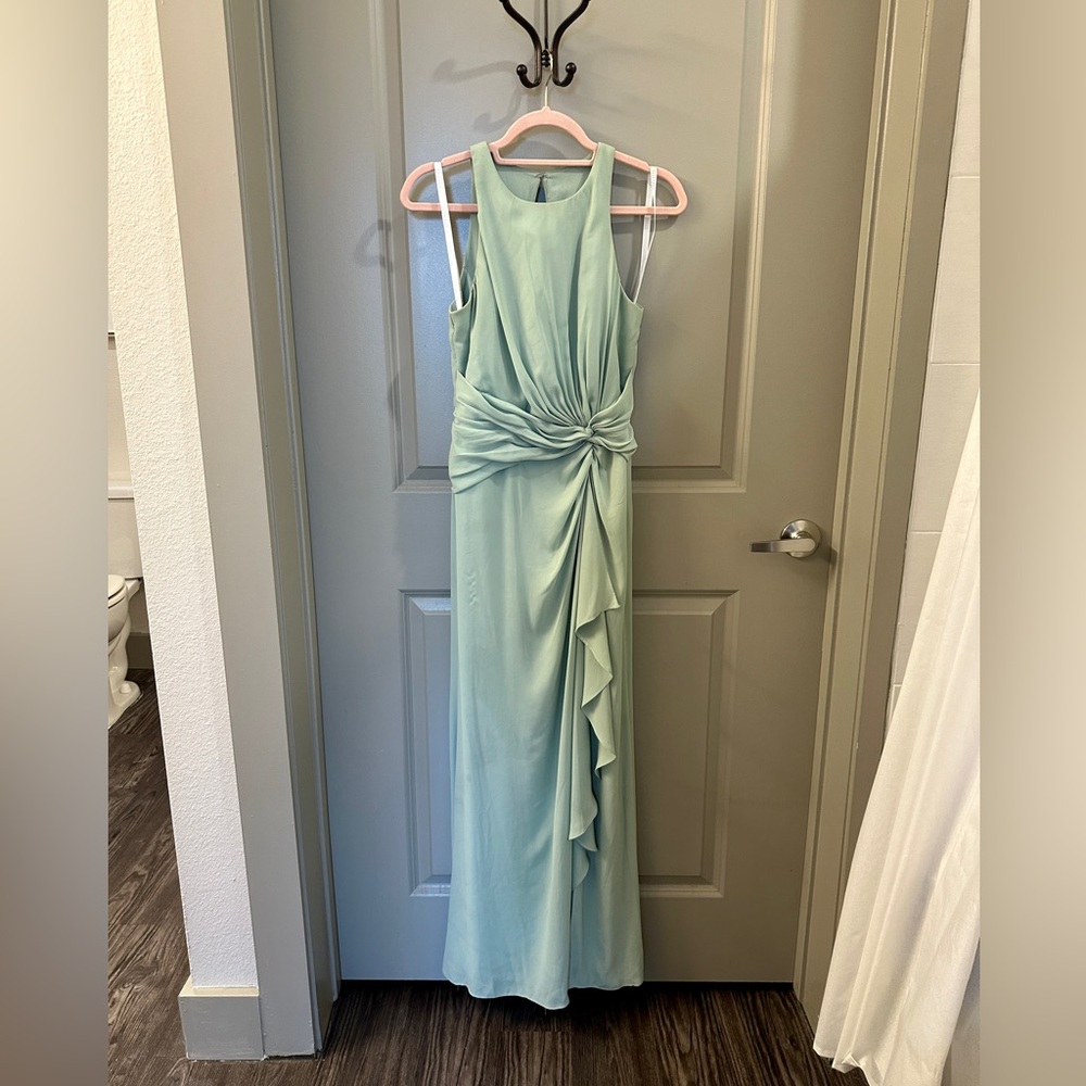 David's Bridal bridesmaid dress, SIZE 4-6, Worn once, Elegant